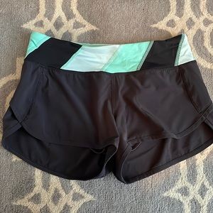 Lululemon 3 inch speed short Size 4